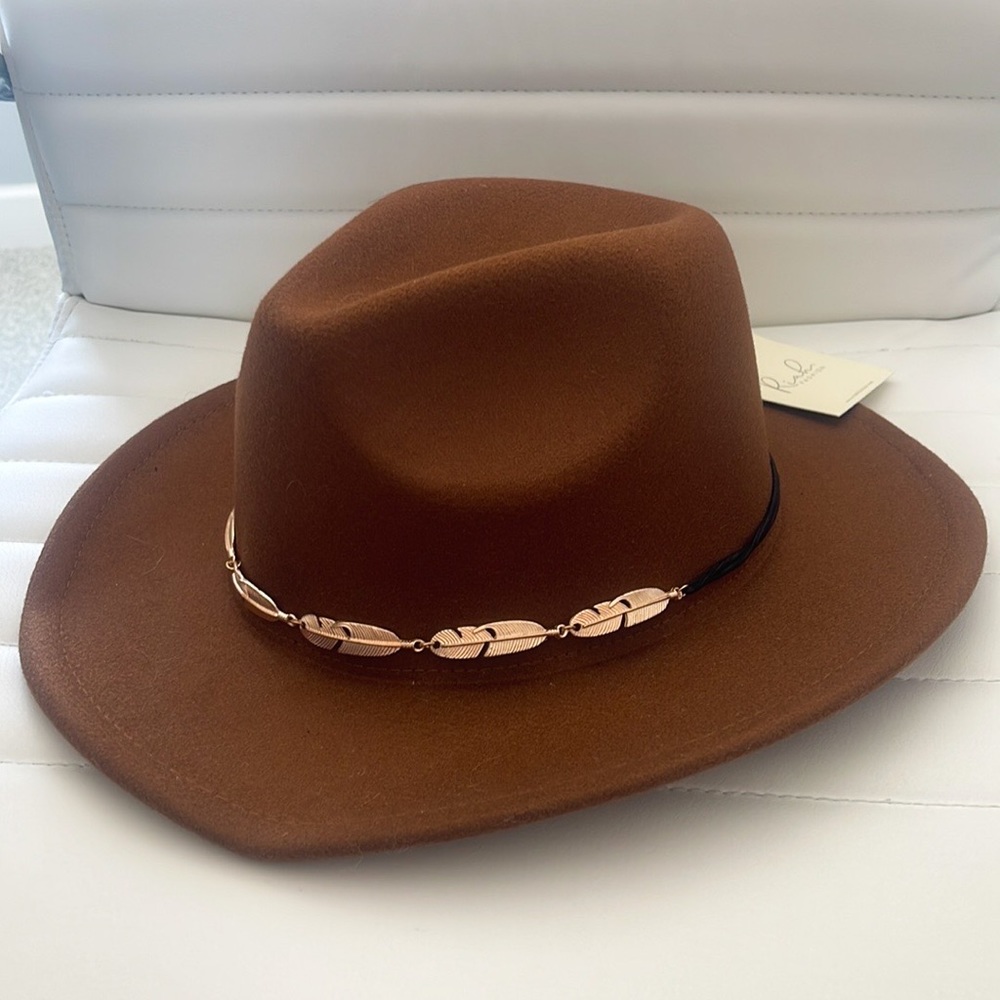 Feather Hat - Picture 2 of 3